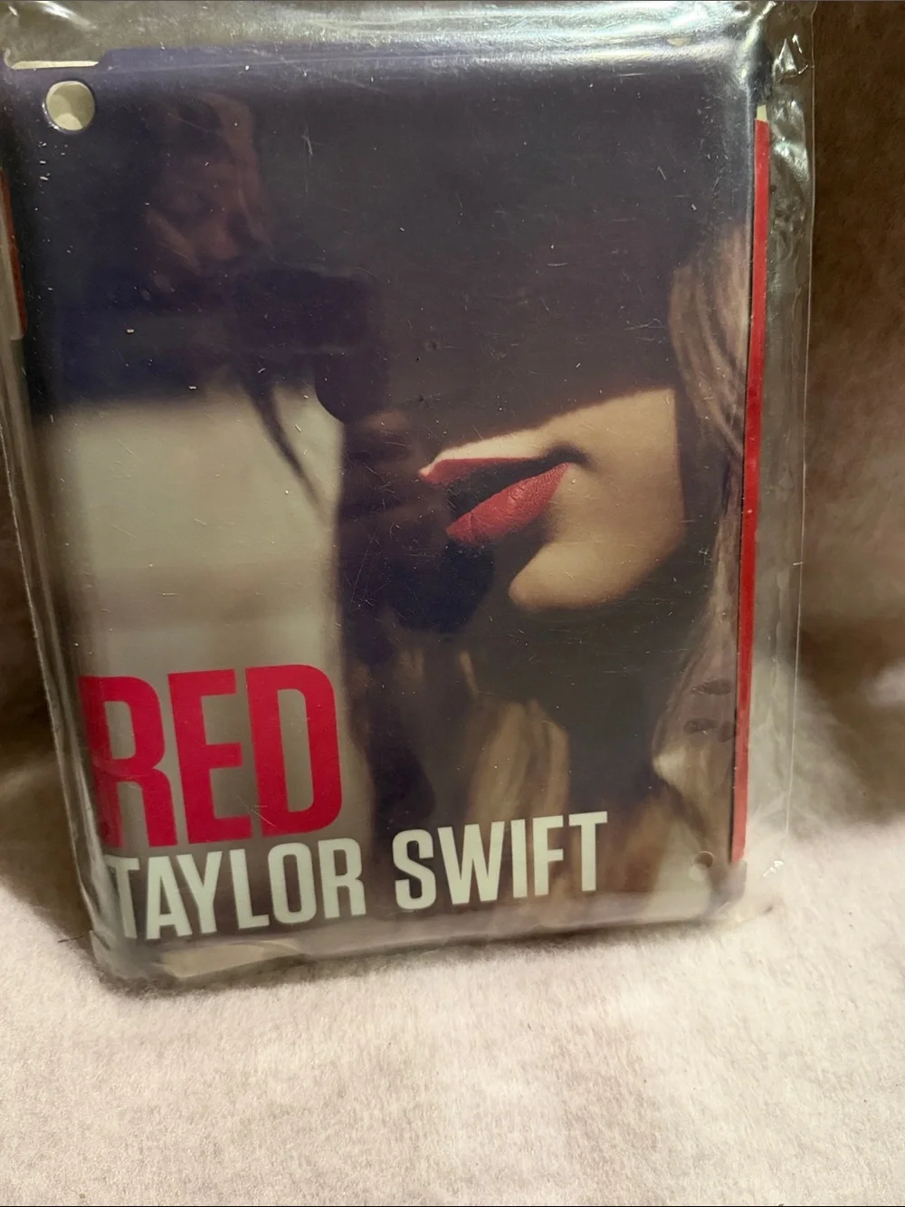 Taylor Swift 'Red' Album Design Tablet Cover IPad first Generation - Black/Red